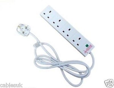 UK-Stecker auf 4-Wege-UK-Steckdose, weißes Verlängerungskabel, überspannungs- und spitzengeschützt, 2 m, 2 Meter