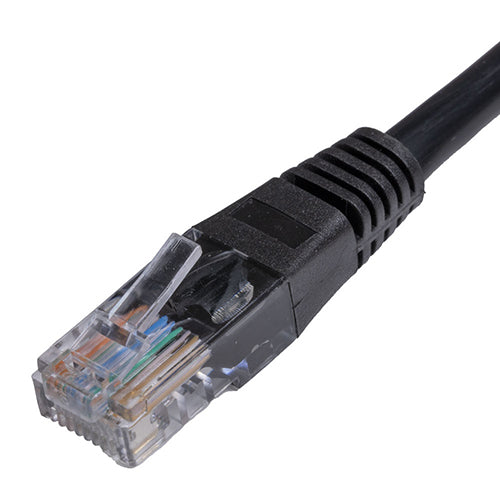 Câble de raccordement Cat5e RJ45 U/UTP PVC 24 AWG moulé et gainé encastré